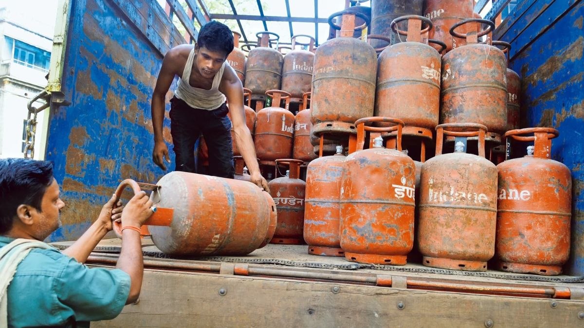 फ्री LPG गैस सिलेंडर चाहिए? फटाफट भरें ये फॉर्म