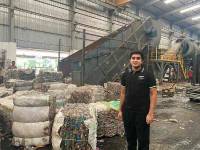 17 वर्षीय ने तैयार किया StartUp, प्लास्टिक को बनाता है कपड़ा