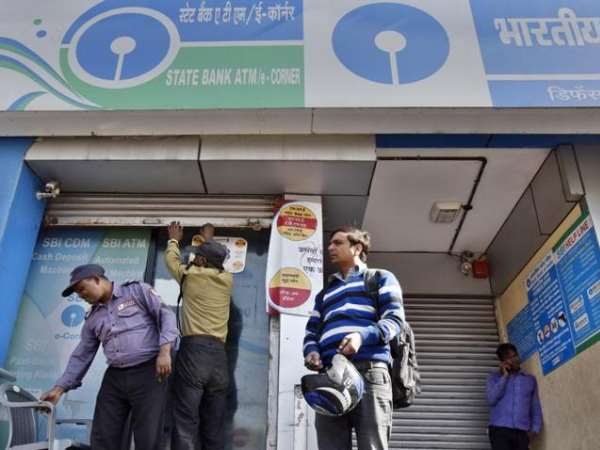 SBI फ्री में दे रहा कस्‍टमर्स को यह फोन