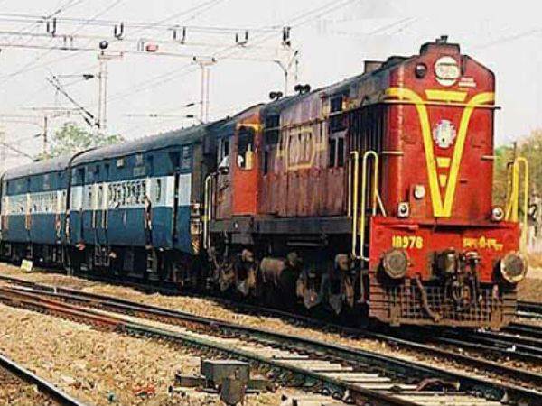 डिब्बों से हर दिन करीब चार लाख बर्थ उपलब्ध