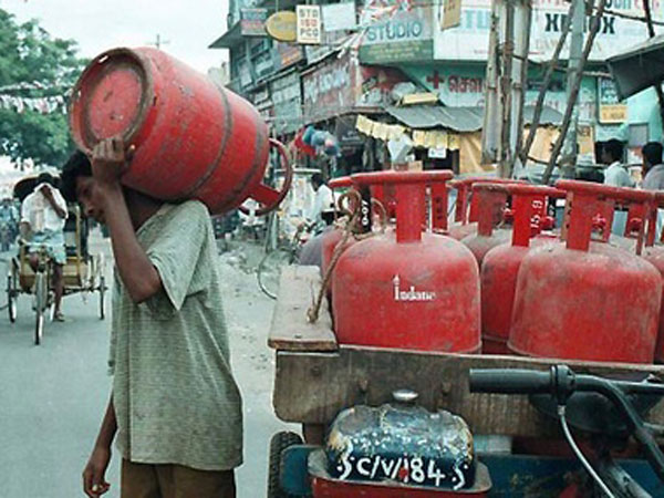 एलपीजीची किंमत अशा प्रकारे तपासा