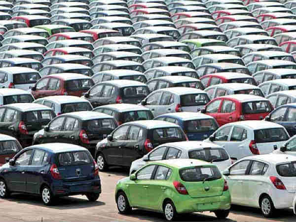 कार लोन पर ब्याज देखें बैंक में कितना है