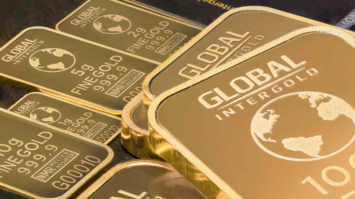 Gold आज तेजी से सोना हुआ महंगा, चांदी के रेट घटे Today there was a