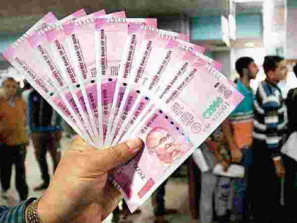 इन 5 बैंकों में एफडी है तो तुरंत करें चेक, घट गई हैं ब्याज दरें | At this time which bank is paying the highest interest on fd - Hindi Goodreturns
